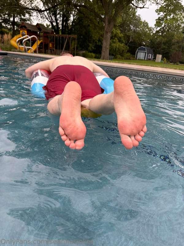 Cum swim with me?😨🌶️