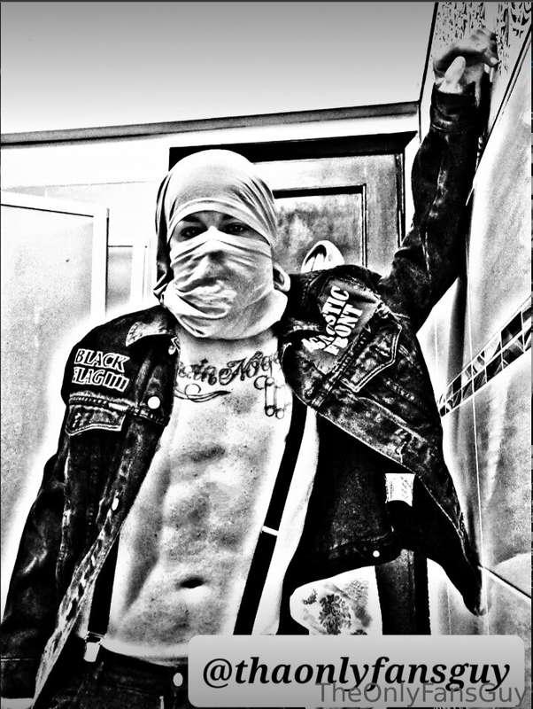 # ***Check out this Hot Guy👿🔥*** @thaonlyfansguy  Hi there i..