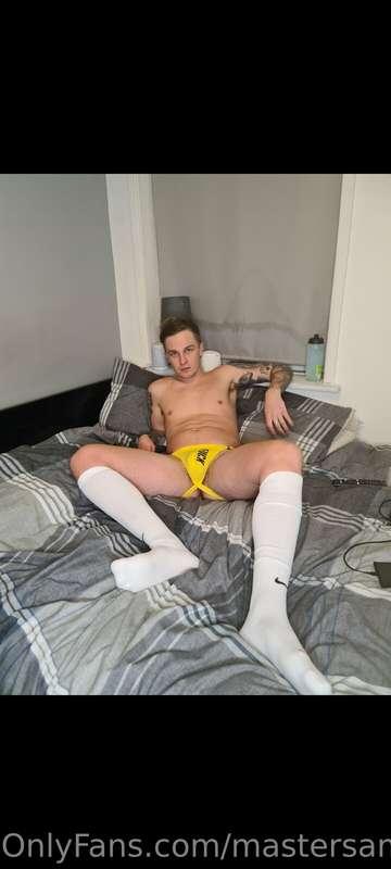 Fuck yeee. Appreciate the yellow and white long socks 😈