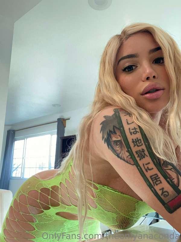 Barely dressed and waiting for your hands to grab my hips 🔥