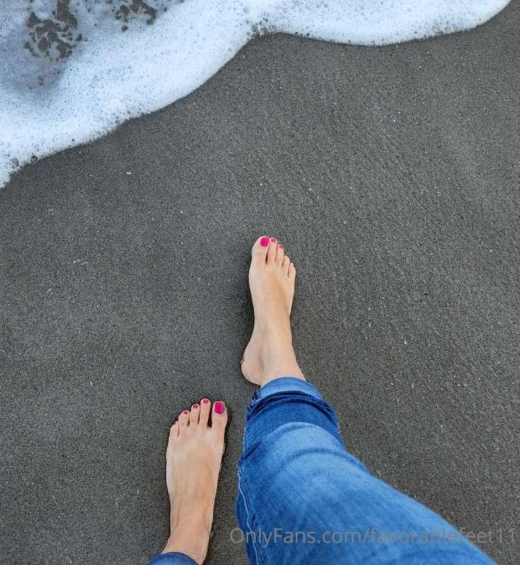 favorablefeet11 image #1