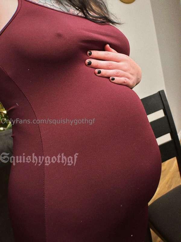 Last night’s stuffing 🤤🤤 Am I preparing my belly to get back..