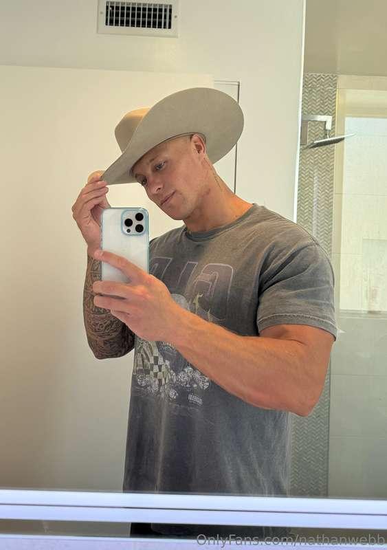 Would you like to see me in nothing but my hat … ? 😏 
DM me ..