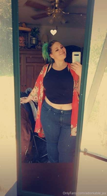 Its definitely crop top season!