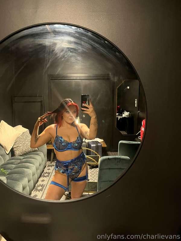 do you want to see this full set? i’m so ready to drop it fo..