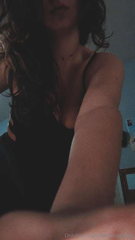 Do you like my outfit, baby? Talk to me, tell me how much yo..