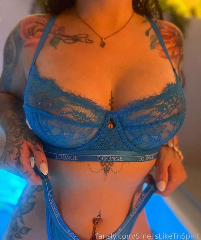 Message me now if you wanna talk dirty to me 😜🥰

#fyp #tattoos #piercings #brunette #slutty #naughty #freak #bigbooty #bigboobs #gfe #sexting #pussy #tits #ass #squirt #anal #vc #roleplay #sextape #horny #pawg #nude #curvy #throat #xxx #amateur #teen #young #creamy