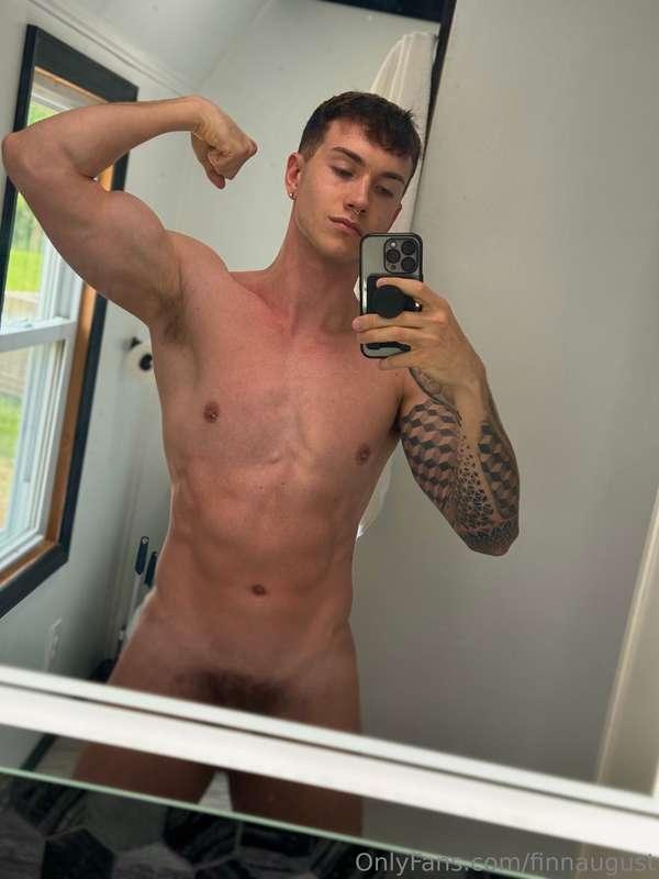 Good morning to all the good boys 😈