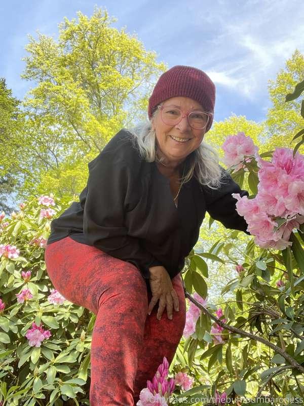 thebumbumbaroness image #0