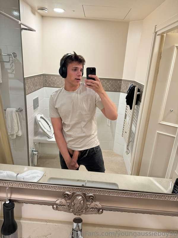 i love flopping it out for you guys <3