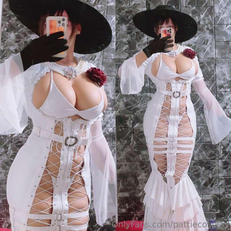 My Halloween costume this year 💋 Mommy Dimitrescu