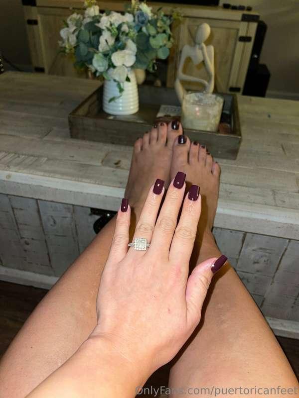 How do we like the new burgundy color for fall 🍁 I’ll take s..