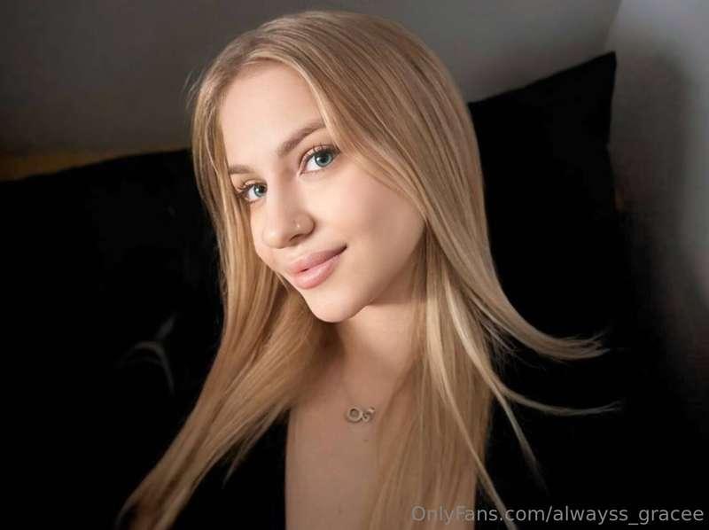 🥰Free subscription @sindy_haze 🥰This cutie with angelic face..