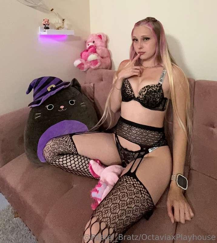 How about some trick or tease? 🥵