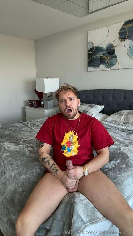 You're gonna need both hands for my cock 😉