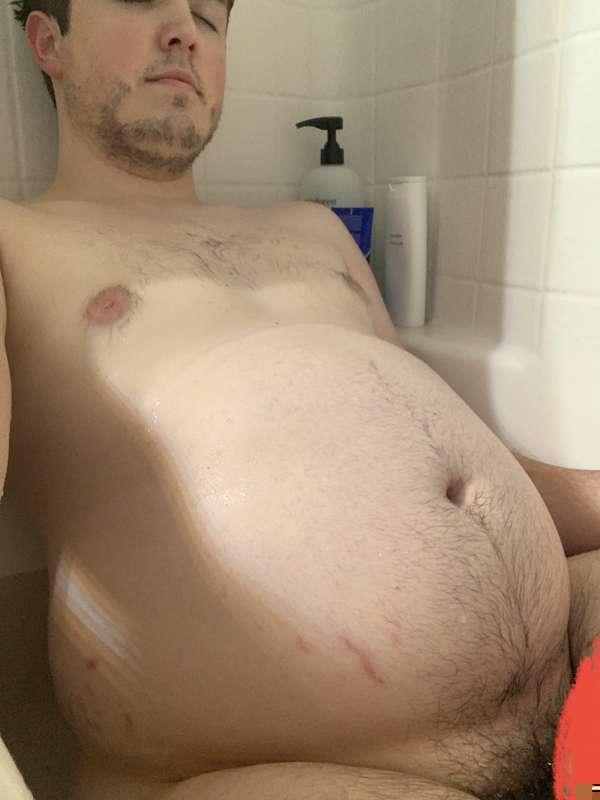sprawled in the tub 😮‍💨