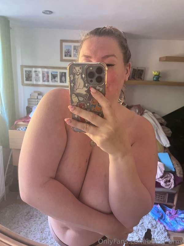 Im feeling cheeky this morning…. Getting ready for the day!