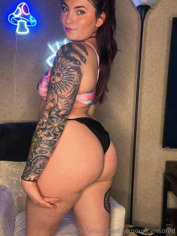 Just some legs and ass to brighten your mood.