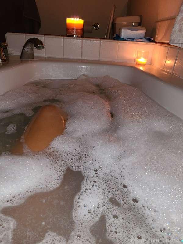 bubble bath night 🥰💋