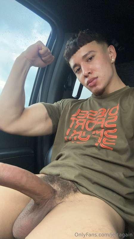 When I’m trying to hit the gym but one of my fine ass homies..