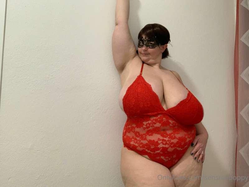 Your Sensualpoppy in red for your good morning !!!