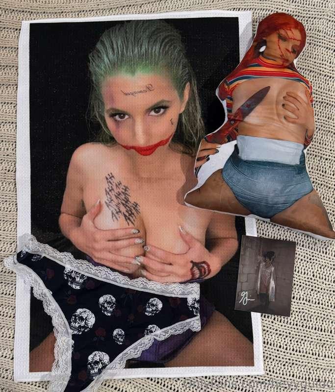 Live show this Saturday!!! Cum join and you could win Hallow..