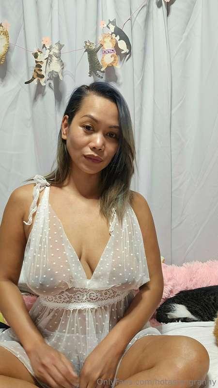 For more sexy pics and video visit my VIP @gigithesexygrandm..