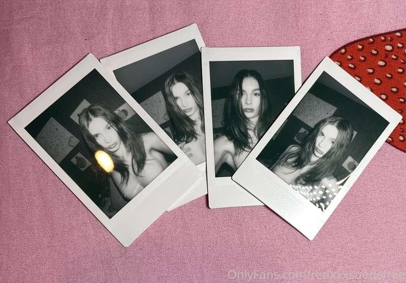 Sweet 🍬 & signed Polaroids from moi 💚 DM to claim~ 2/$20 or ..
