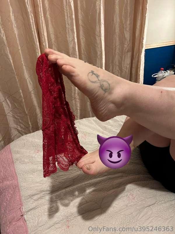 Want to see some feet. 🩷