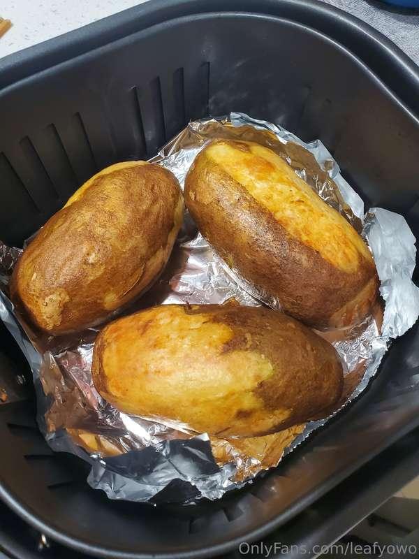 🥔 Air Fryer Baked Potatos 🥔