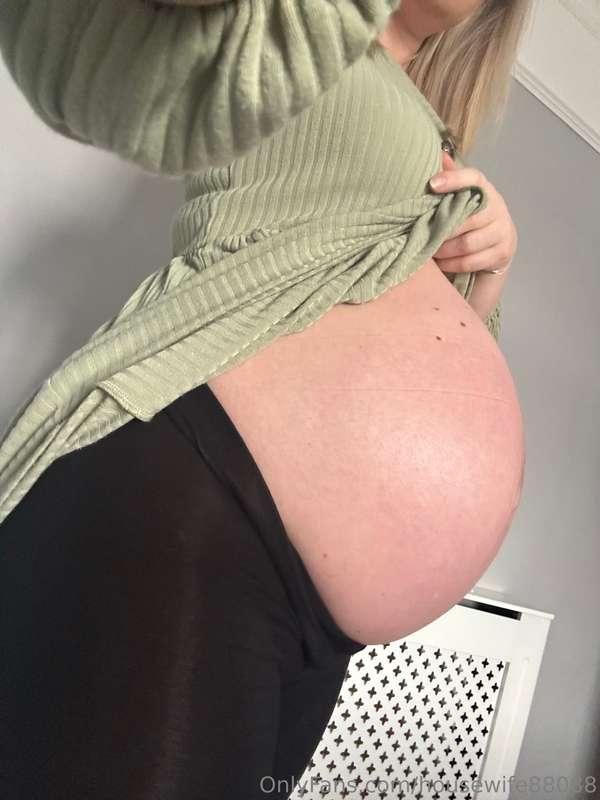 30 weeks pregnant 😈🤰💦