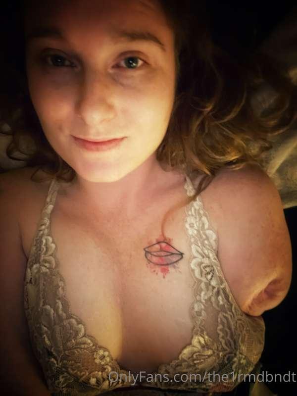 A mini set i took in my bed wearing lacy topped lingerie. Ju..