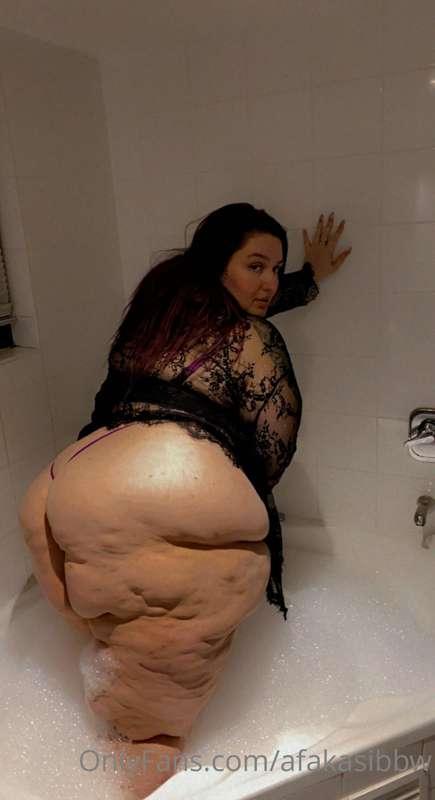 Who wants to see me fuxk myself real good 🥵