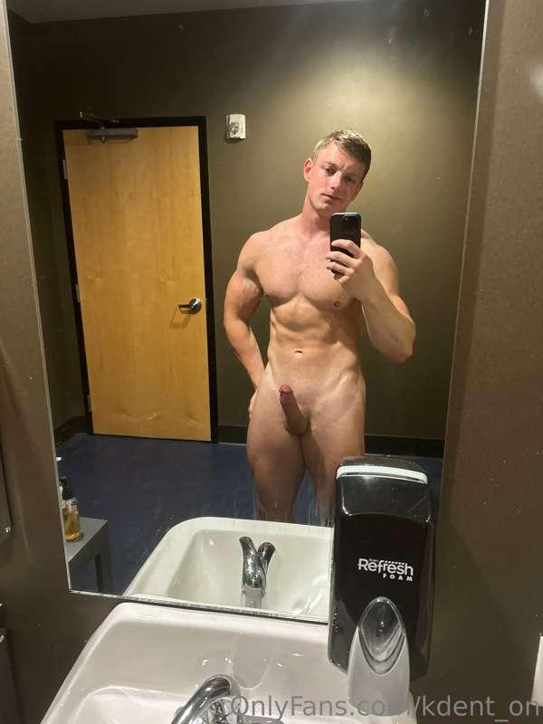 Who wants to help me deal with this after chest day 😈