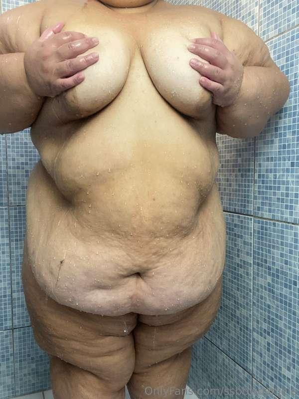 Hi my loves! Today there is new content!!! a very nice bath
