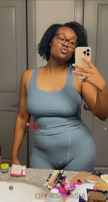 # casual in the mirror 🙂

@xasialynnx