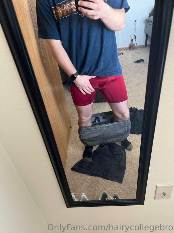 happy tuesday! hopefully y’all are as horny and hard as i am..