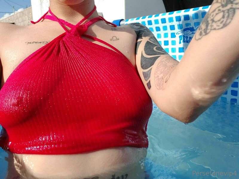OMG I don't have a bikini, donate so I can buy one and send ..