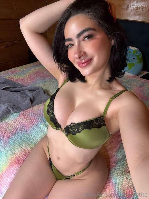 Wanna join me in bed for some slutty fun? 😇