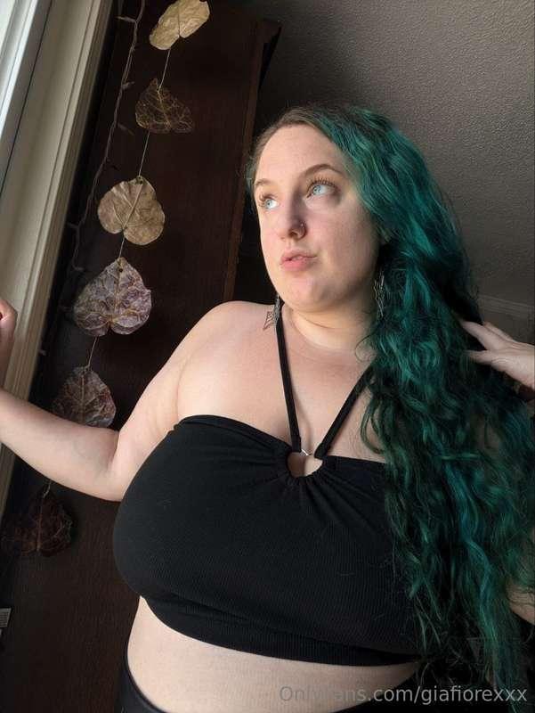 sometimes i wear real clothes lol ... not often :P