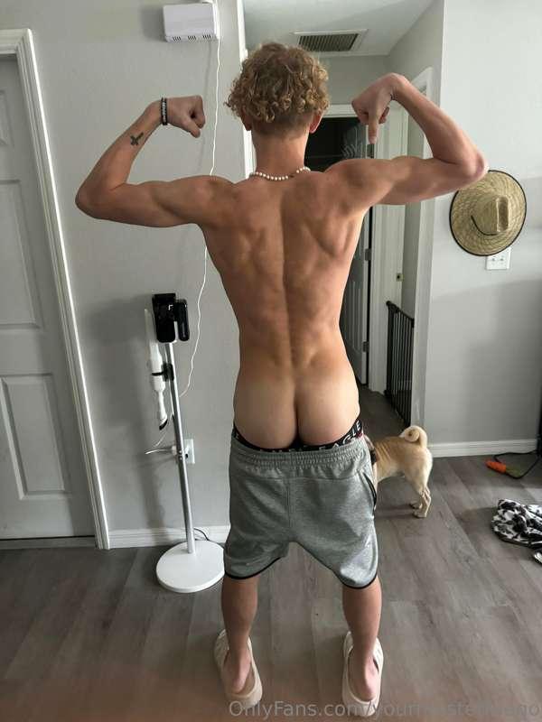 If this pic made your dick twitch, then send me a tribute! Y..