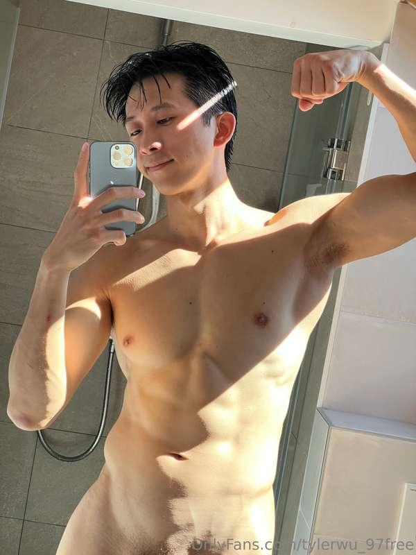 Dick pics.PS Who wants to feed me while I'm in NYC? Check ou..
