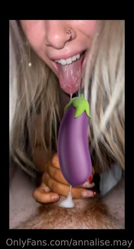 Sucking daddy’s dick till he cums💦

Tip me $9.99 to see it😉