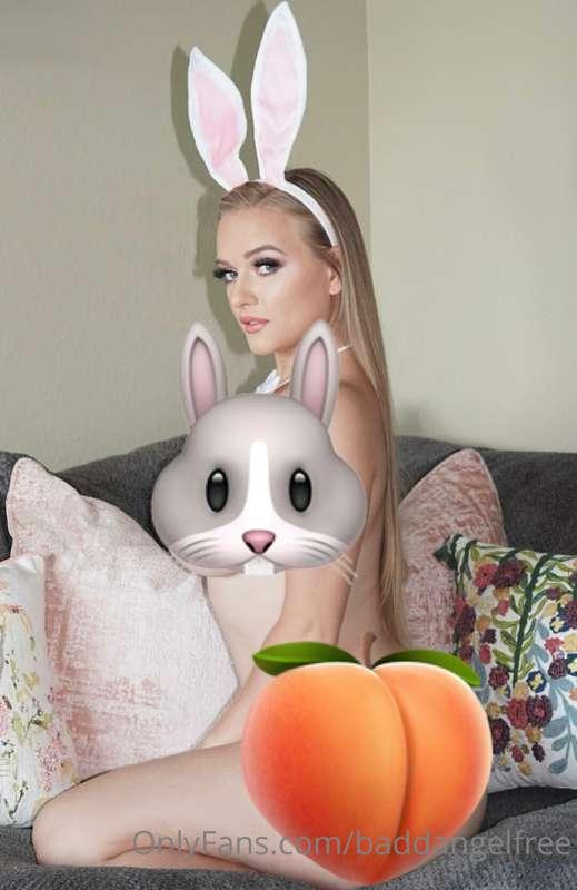 This naughty bunny just **got naked for you baby**, cum see😈..