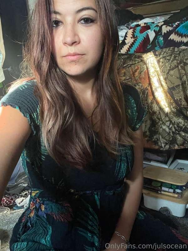 Loving how long my hair is getting 😏🙆🏻‍♀️