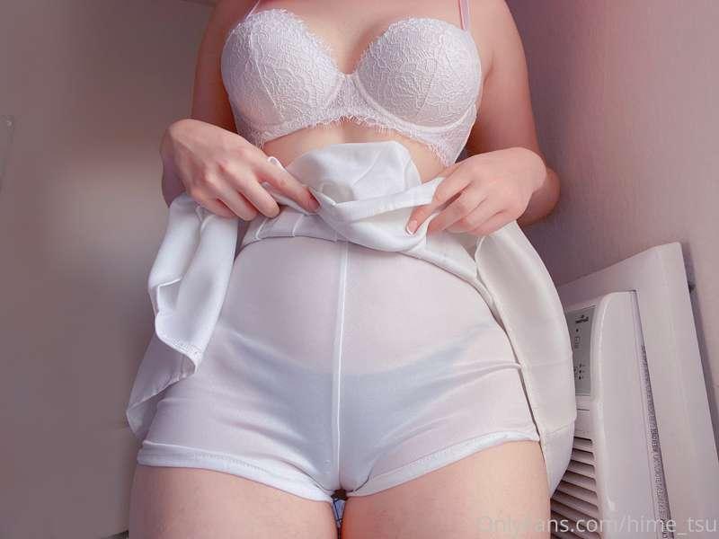 I’m wearing vibrating panties today out in public, wish me l..