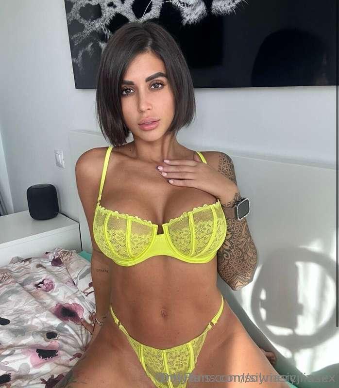 Follow my friend soymeryjimsexxx 😍 She is the first time to ..