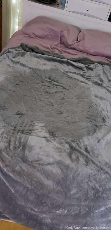 Want to see how I soaked my bed? Send me a DM and ask how yo..