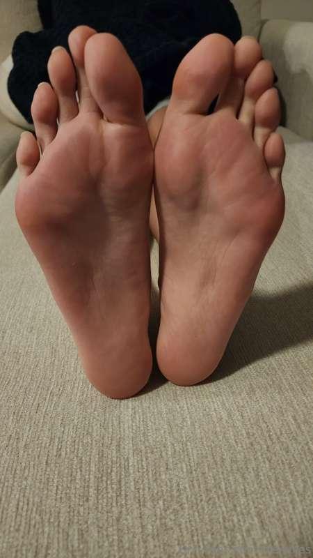 Long and sweaty asian feet. It's time to submit.