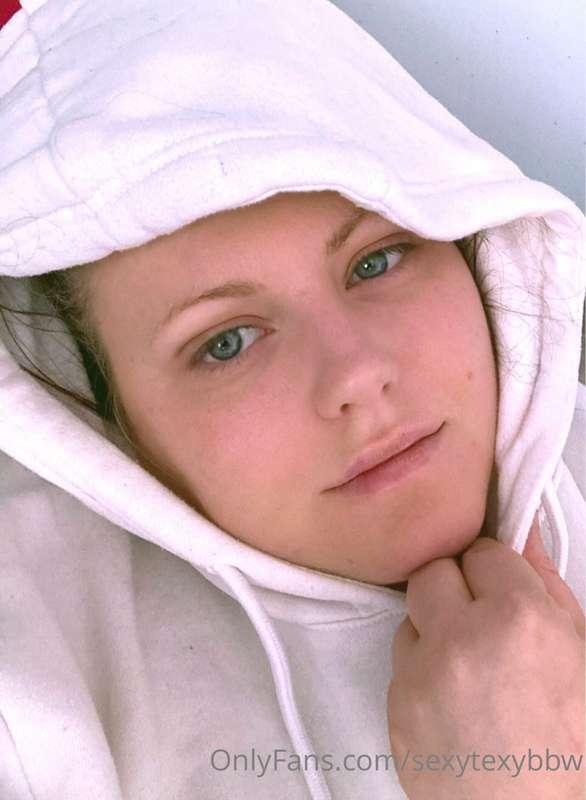 I need a snuggle buddy right now 🤕